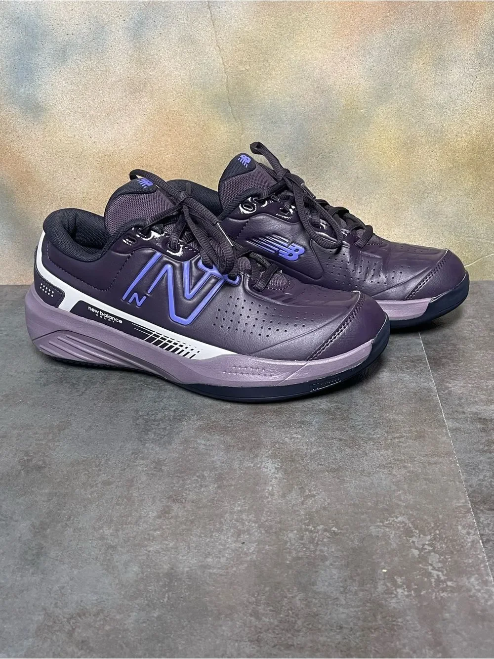 New Balance 696v5 Women’s Wide Plum Purple Tennis Shoes Size 9D